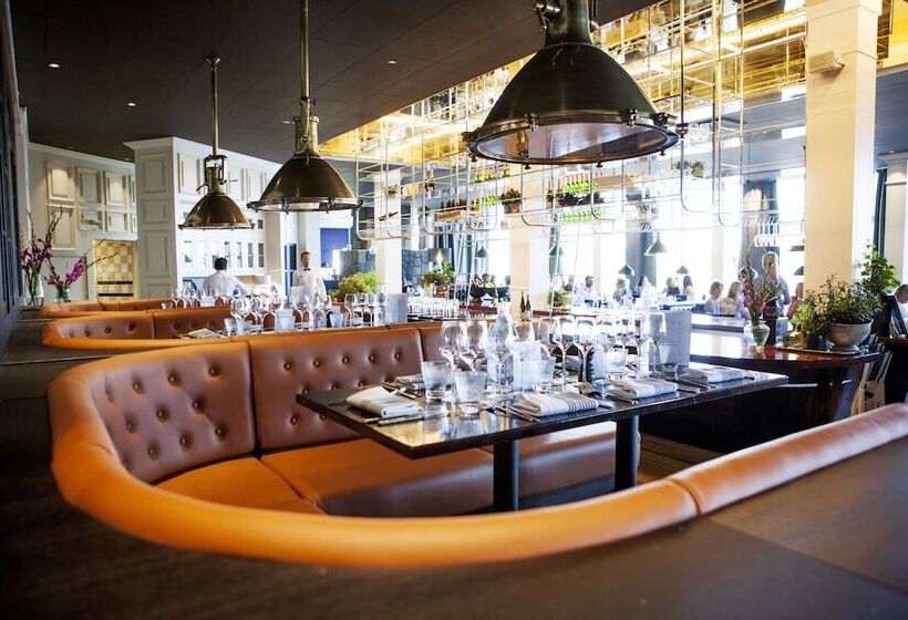 Отель Stenungsbaden Yacht Club