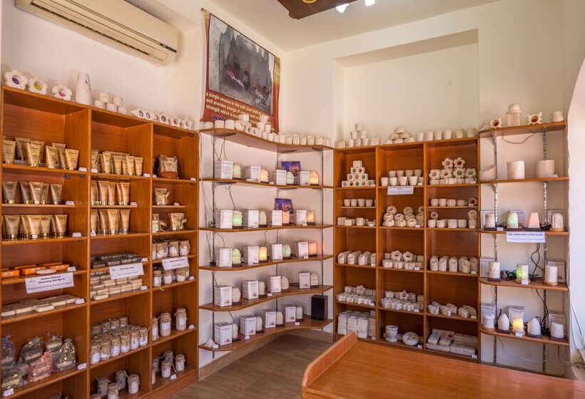 酒店 Strand Beach Resort