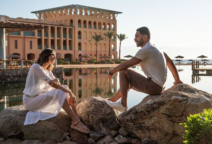 酒店 Strand Beach Resort