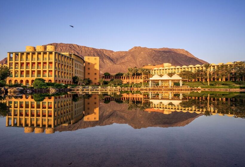 酒店 Strand Beach Resort