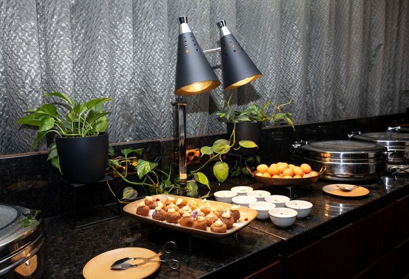 هتل The Grand By Skycity