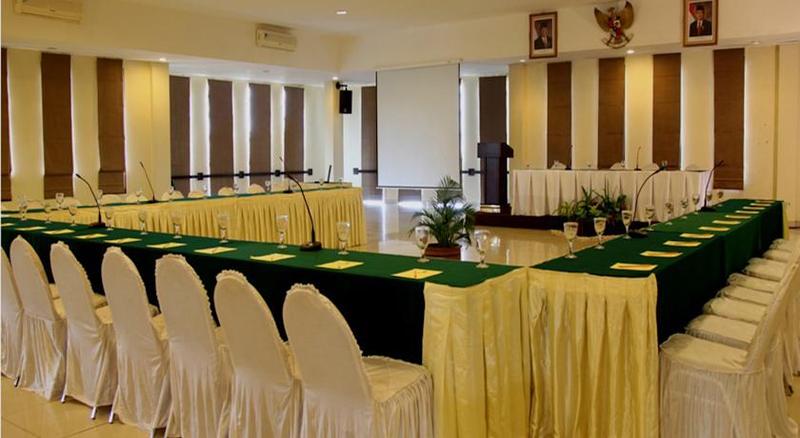 호텔 The Jayakarta Anyer Beach Resorts