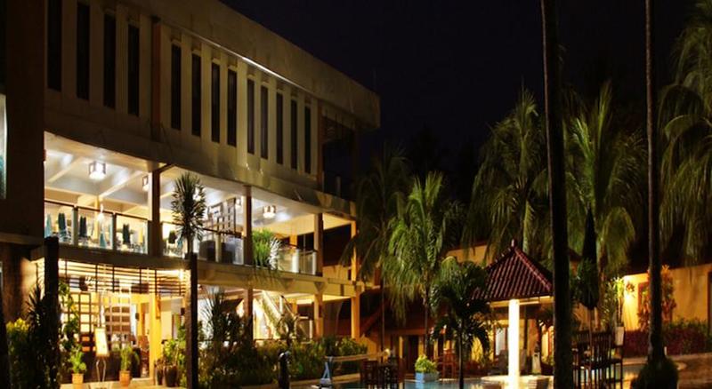 호텔 The Jayakarta Anyer Beach Resorts