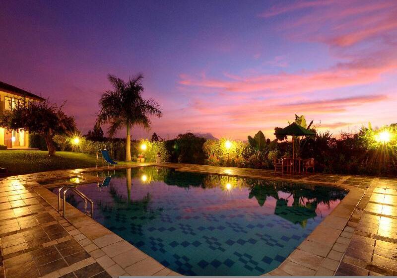 ホテル The Jayakarta Cisarua Mountain Resort