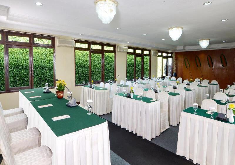 ホテル The Jayakarta Cisarua Mountain Resort