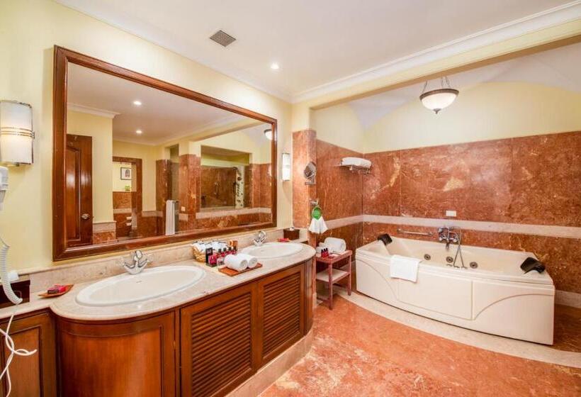 فندق The Lalit Golf & Spa Resort Goa