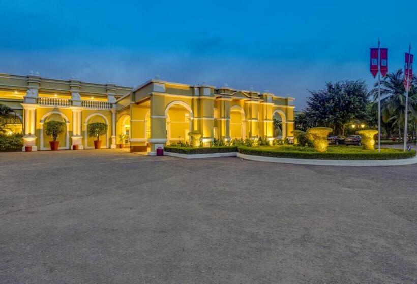 בית מלון כפרי The Lalit Golf & Spa Resort Goa