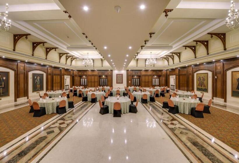 בית מלון כפרי The Lalit Golf & Spa Resort Goa