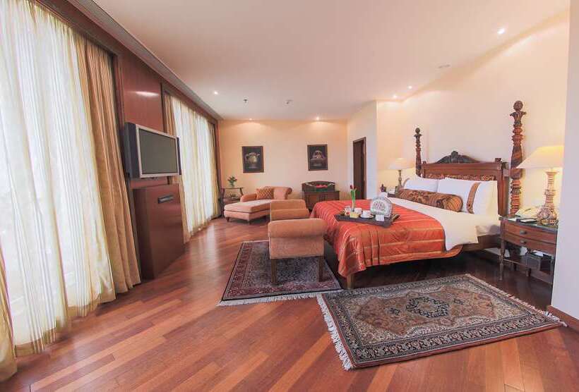 هتل The Lalit Mumbai