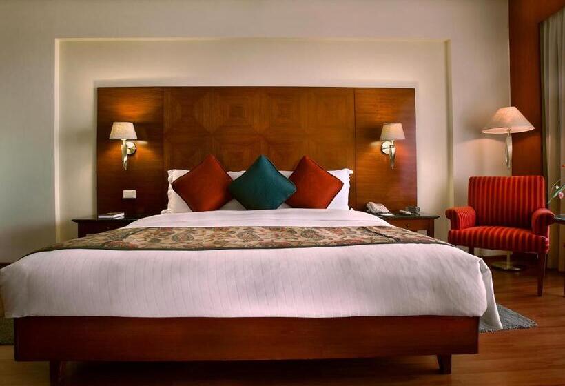 هتل The Lalit Mumbai