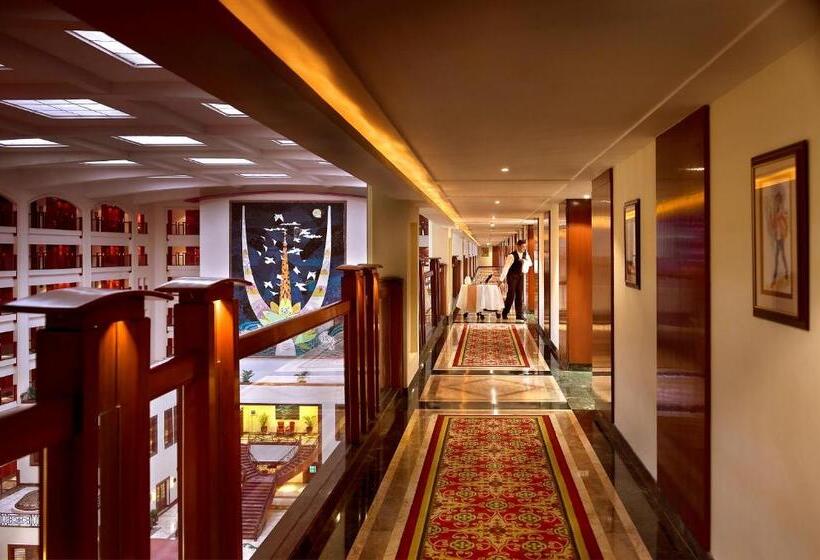 هتل The Lalit Mumbai