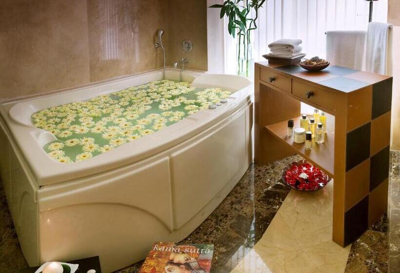 هتل The Lalit Mumbai