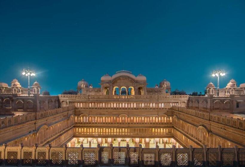 فندق The Laxmi Niwas Palace