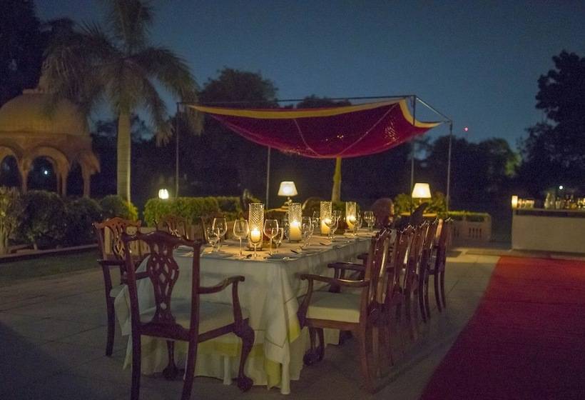 Отель The Laxmi Niwas Palace