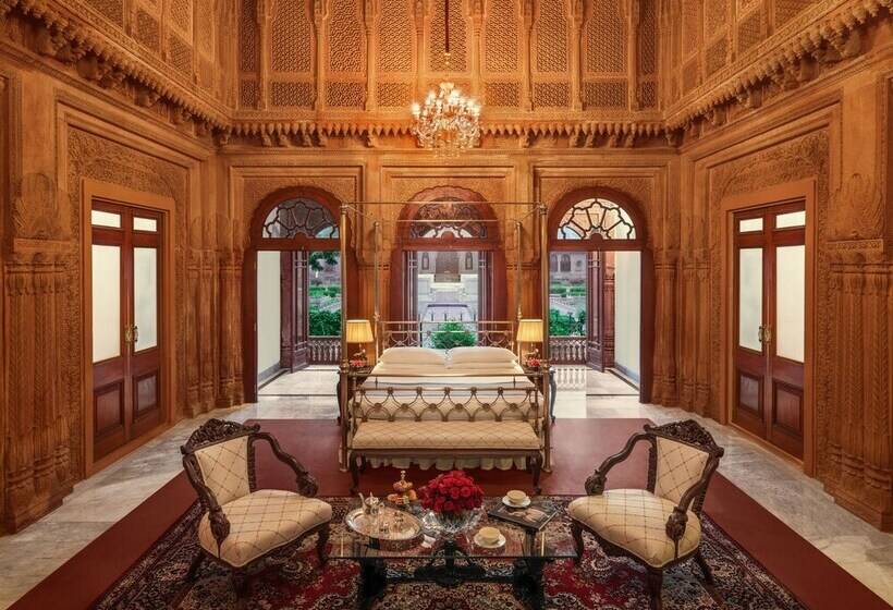 Отель The Laxmi Niwas Palace