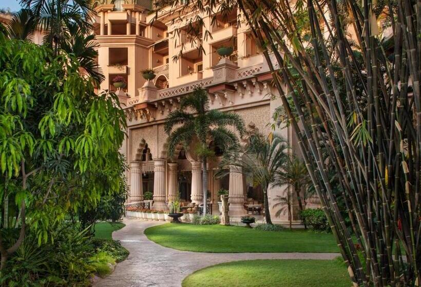 ホテル The Leela Palace Bengaluru