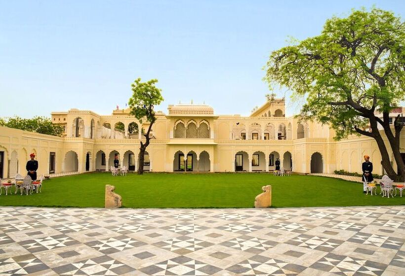 호텔 The Raj Palace