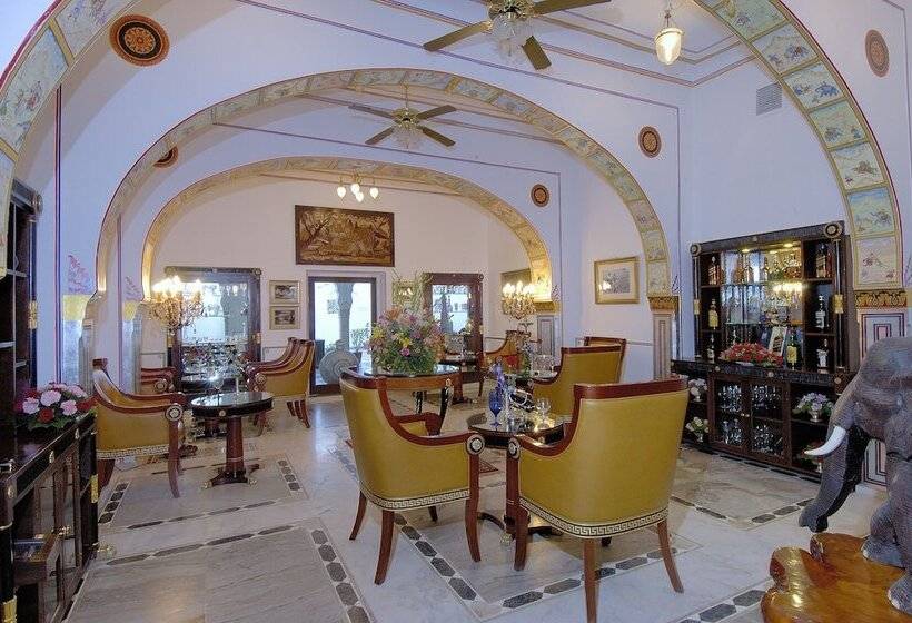 호텔 The Raj Palace