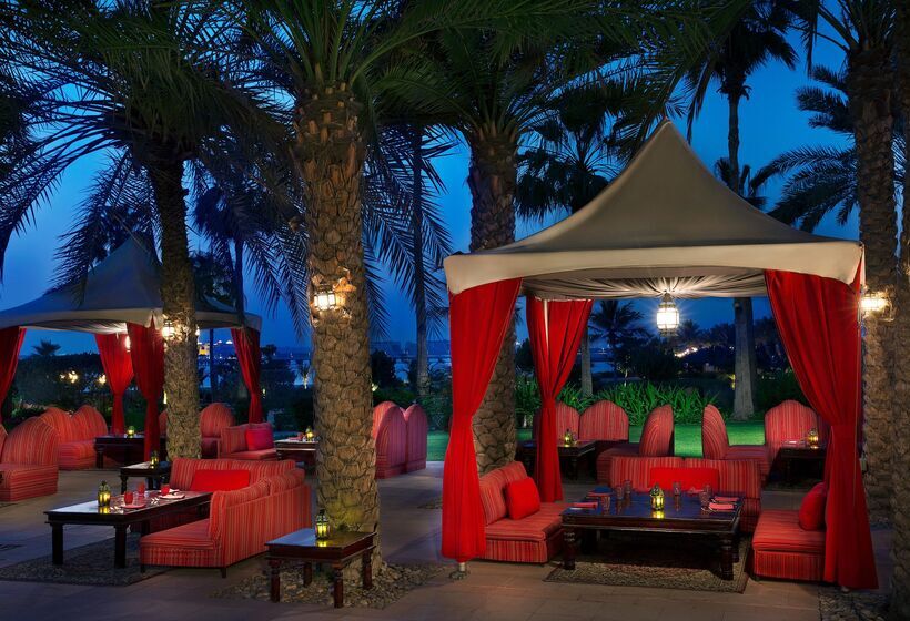 هتل The Ritz-Carlton, Dubai