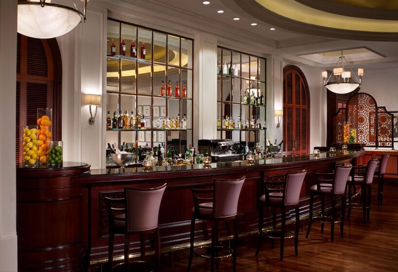 هتل The Ritz-Carlton, Dubai