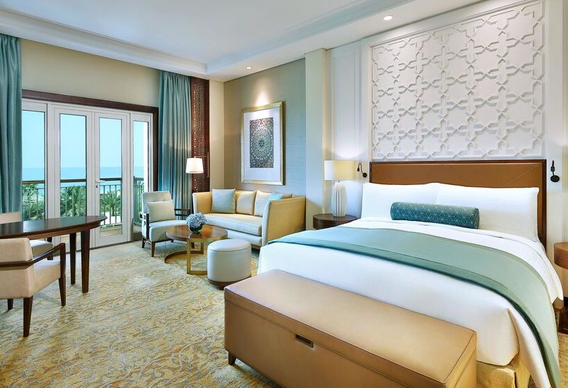 هتل The Ritz-Carlton, Dubai