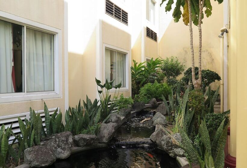 Microtel By Wyndham Batangas
