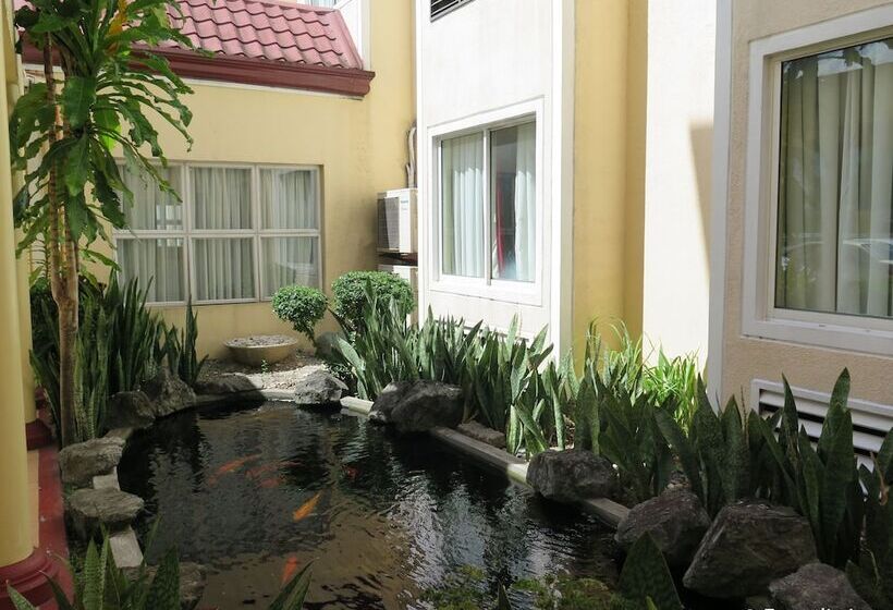 Microtel By Wyndham Batangas