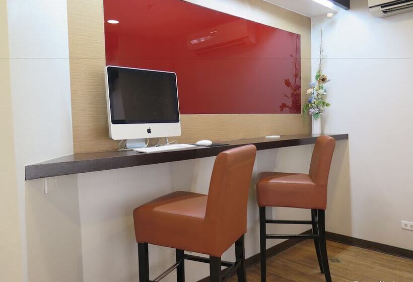 Microtel By Wyndham Batangas