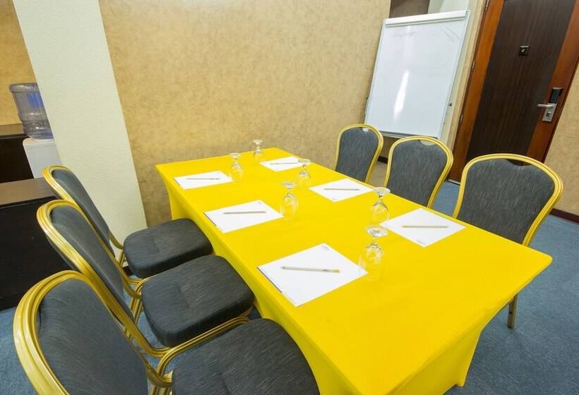 Microtel By Wyndham Batangas