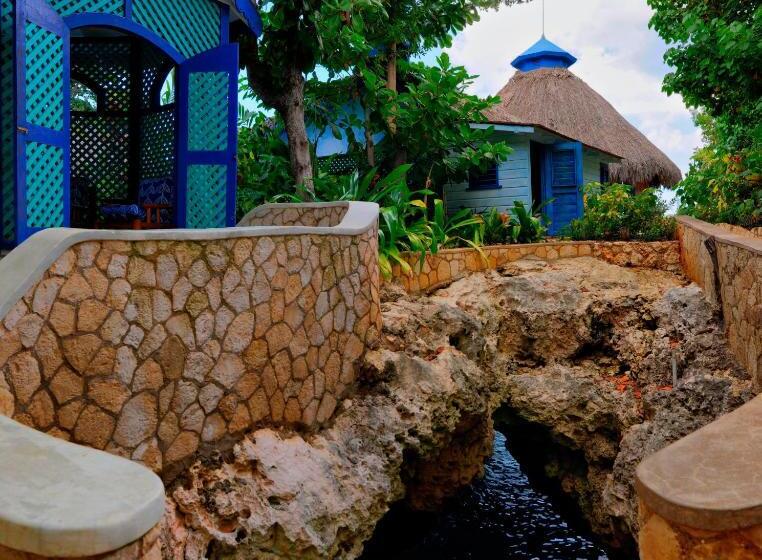 渡假胜地  The Caves