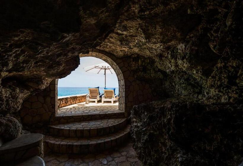 渡假胜地  The Caves