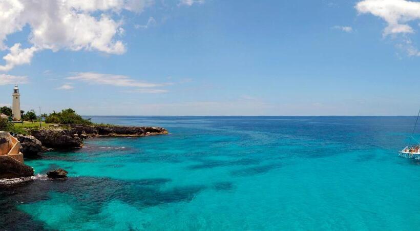 渡假胜地  The Caves