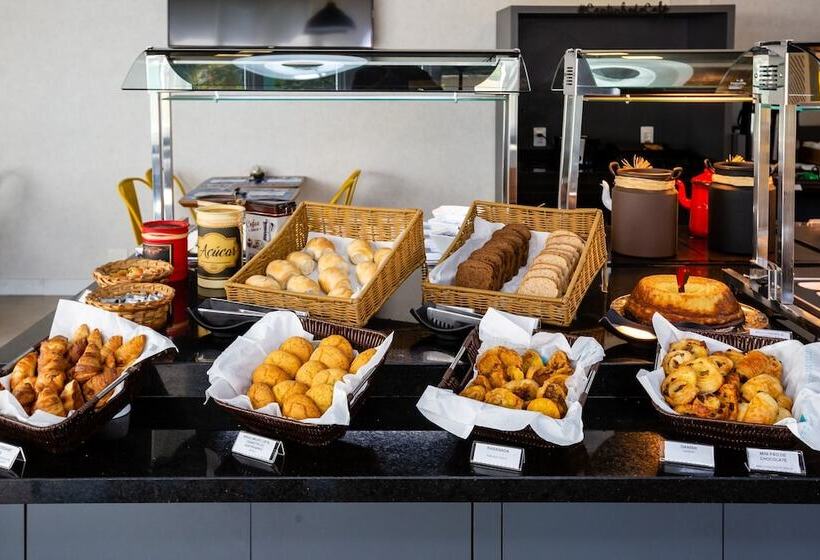 Rio Hotel By Bourbon Indaiatuba