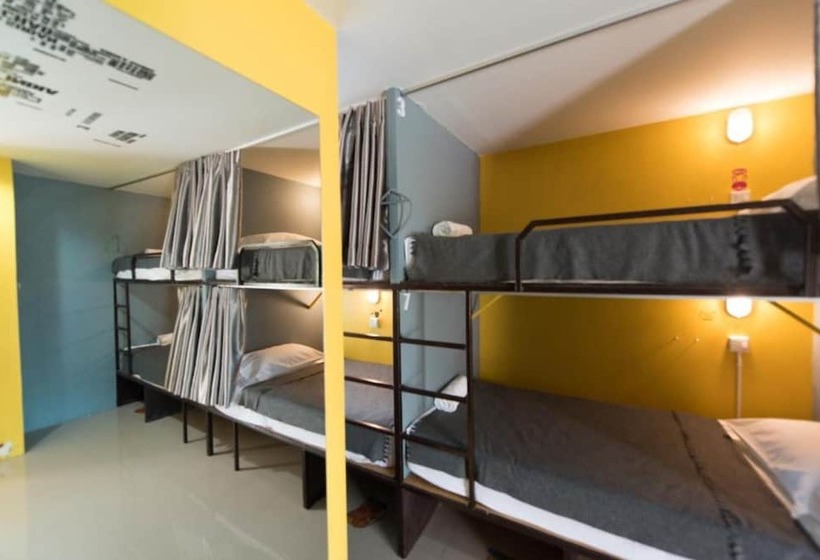 هاستل Backpacker Street Airport Place