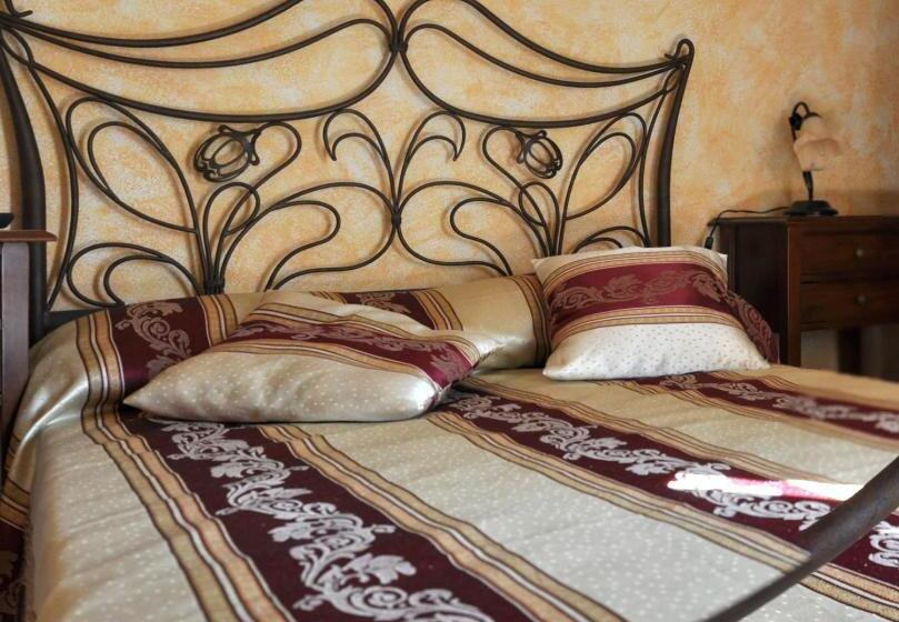 مبيت وإفطار La Finestrella Di Montalto Locanda