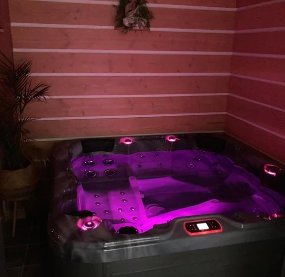 민박 Le Chai De La Rose Spa Et Séances Bien être