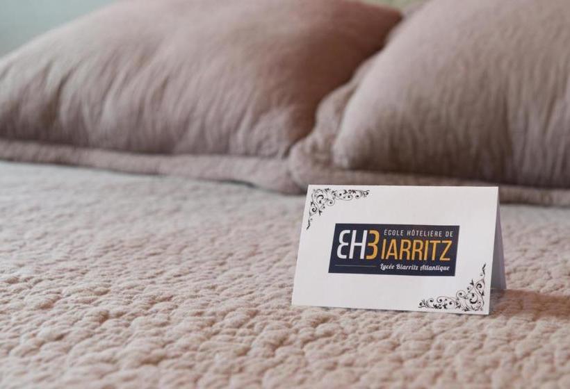 Biarritz Atlantique   Lycée Hotelier   Management School