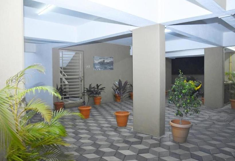 בית מלון כפרי Fab Nido Residency