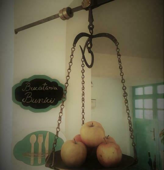 ペンション Frăgăria