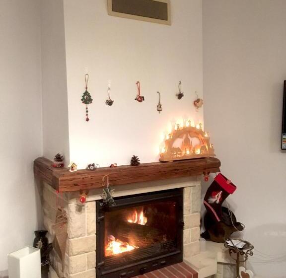 ペンション Frăgăria