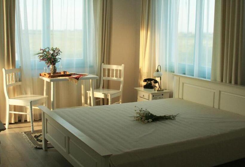 ペンション Frăgăria