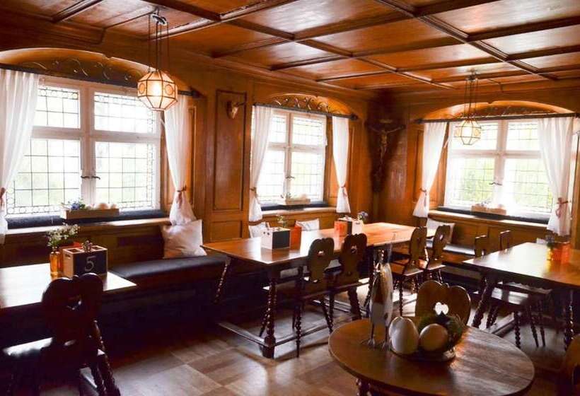 بنسيون Gasthof Zum Ritter   A Cozy Historical Landmark