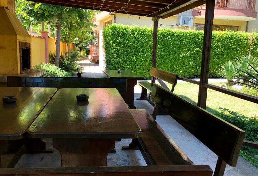 פנסיון Guest House Radiana