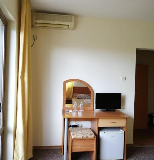 פנסיון Guest House Radiana