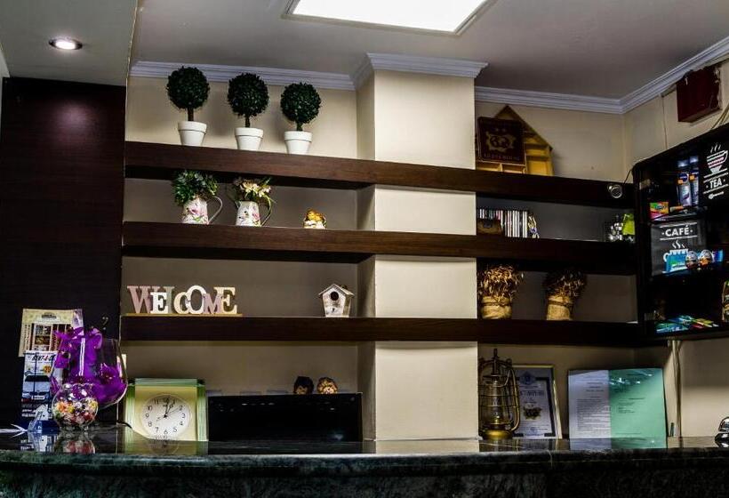 ペンション Sezoni South Burgas