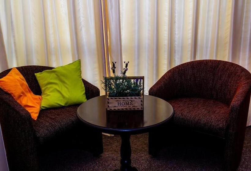 ペンション Sezoni South Burgas