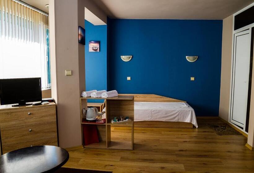 ペンション Sezoni South Burgas