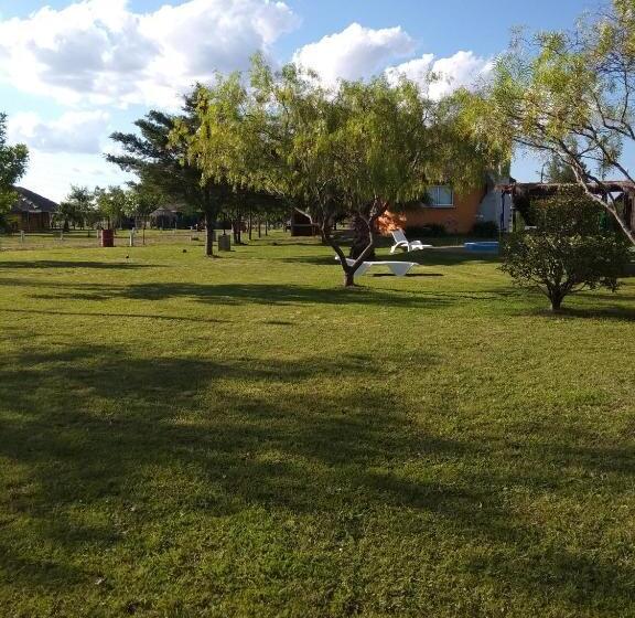 استراحتگاه Termas Sol Y Luna