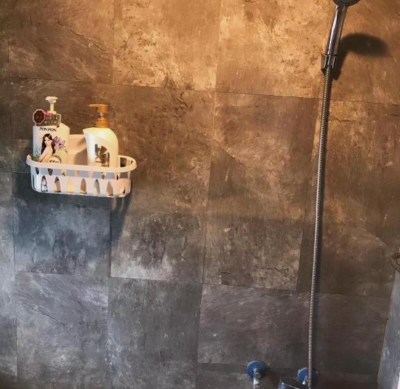 تختخواب و صبحانه 海人生海景民宿cest La Vie