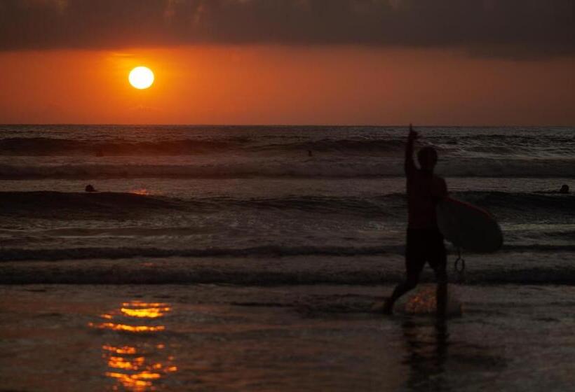 Общежитие Hostal Mirada Al Mar